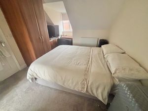 Bedroom- click for photo gallery